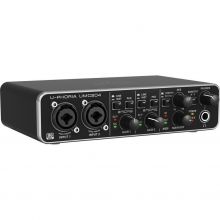 BEHRINGER UMC204HD