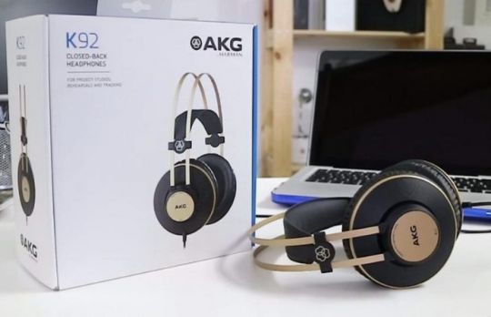 AKG K92